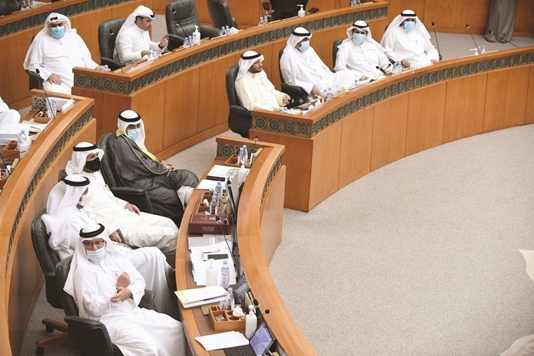 أعضاء الحكومة خلال الجلسة
