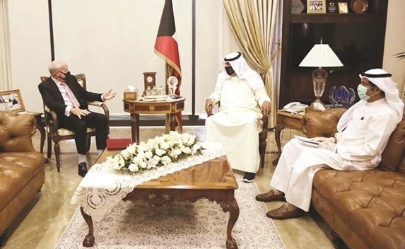 الجارالله خلال لقائه سفير هولندا فرانس بوتايت
