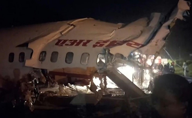 بالفيديو.. 14 قتيلا و15 جريحا جراء تحطم الطائرة الهندية الآتية من دبي في كيرالا