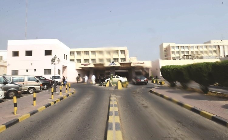 مستشفى مبارك يغطي تخصصات الباطنية والأوعية الدموية