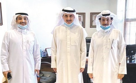 م.احمد المنفوحي متوسطا مشعل الهاجري ومشعل البادي