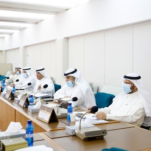 براك الشيتان واركان وزارته أثناء اجتماع اللجنة المالية