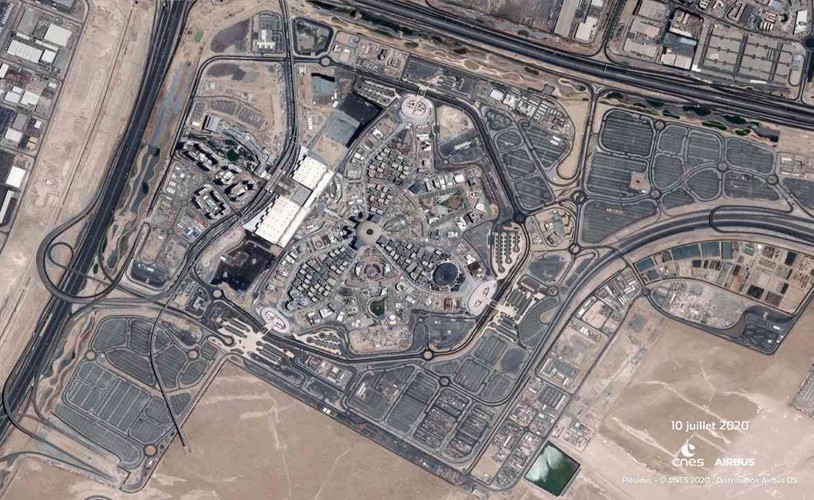 صورة فضائية حديثة تظهر تقدم الأعمال في موقع إكسبو دبي