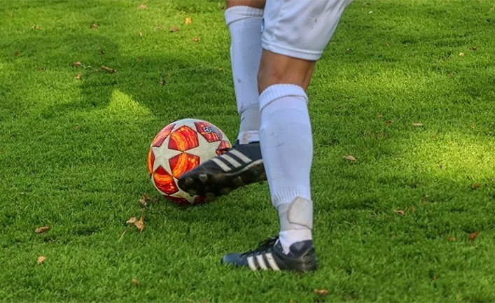 بالفيديو.. لاعب مصري يعلن اعتزال كرة القدم بعد اتهامه بنشر كورونا بين الفريق