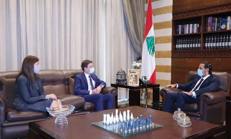  الرئيس سعد الحريري مستقبلا في بيت الوسط مساعد وزير الخارجية الاميركية للشؤون السياسية السفير ديفيد هيل ترافقه السفيرة الأميركية في لبنان دوروثي شيا          (محمود الطويل)