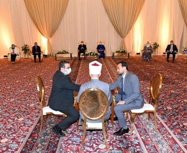 بالصور.. عقد قران في مصر بحضور رئاسي والسيسي وكيلاً للعروس