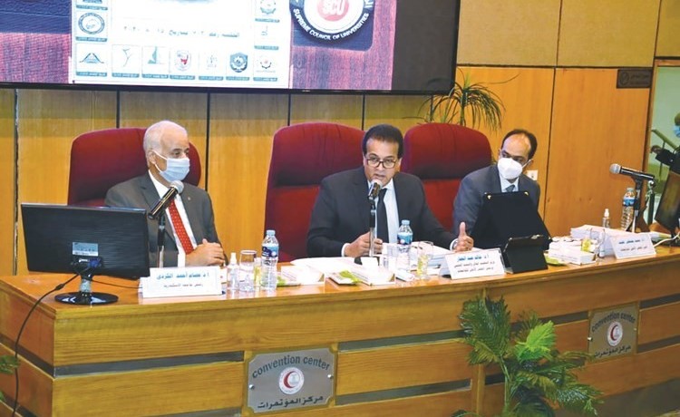 جانب من اجتماع المجلس الأعلى للجامعات برئاسة د.خالد عبدالغفار وزير التعليم العالي والبحث العلمي السبت الماضي