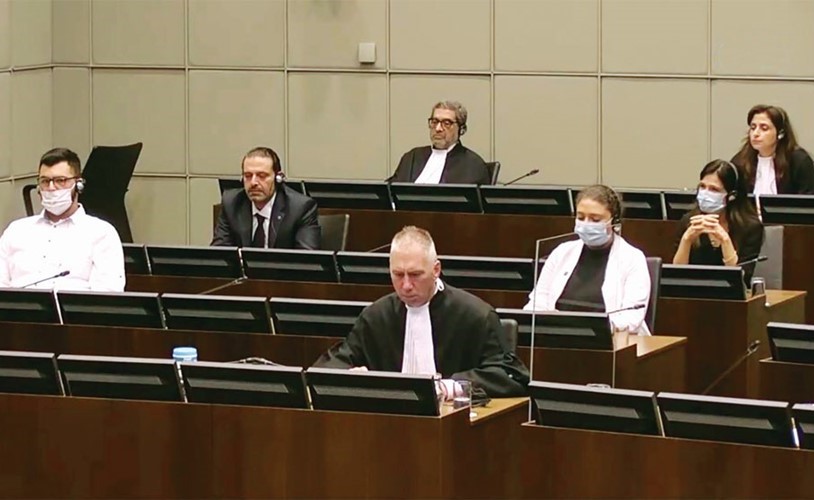 الرئيس سعد الحريري داخل قاعة المحكمة في «لاهاي» يستمع الى وقائع جلسة النطق بالحكم في قضية اغتيال والده الشهيد رفيق الحريري