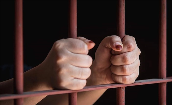سعال مفاجئ يؤدي إلى جريمة بشعة على عكس ما خطط لها