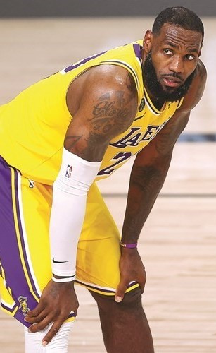 مفاجآت الـ«NBA».. سقوط الكبار في الجولة الأولى