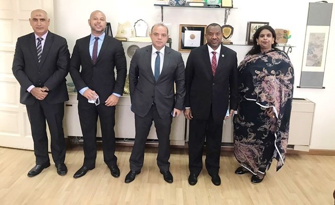 د.محمد فريد في لقطة جماعية