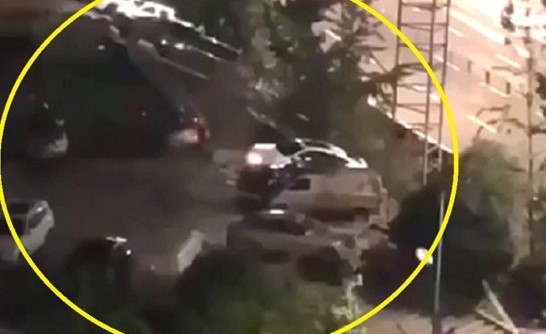 بالفديو.. انهيار أرضي يبتلع كل شيء في ثوان؟