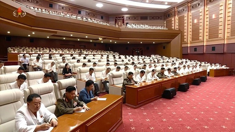 بالفيديو.. الزعيم الكوري الشمالي يدعو الى مؤتمر للحزب الحاكم