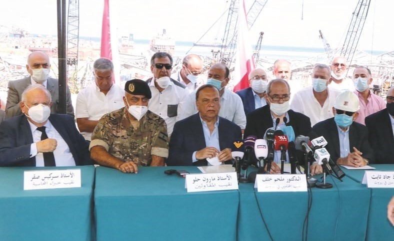 جانب من مؤتمر صحافي لنقيب المحامين ملحم خلف لإطلاق هيئة التنسيق الوطنية لمساعدة ضحايا انفجار مرفأ بيروت 	(محمود الطويل)