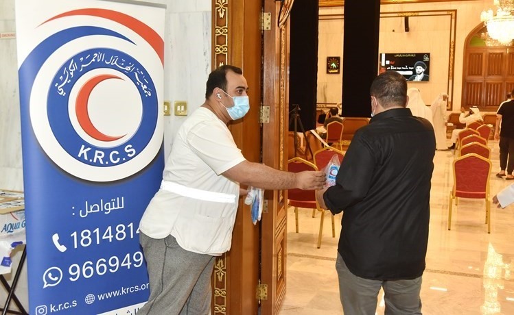 متطوعو الهلال الأحمر في الحسينية الجديدة 	(محمد هنداوي)