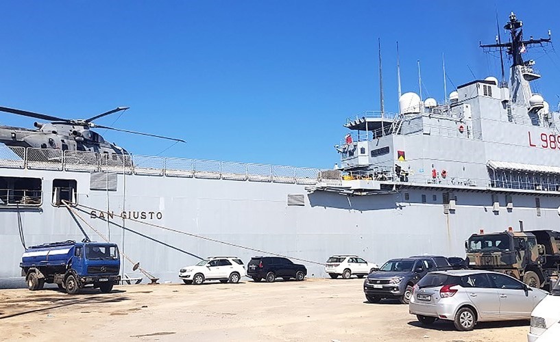 وصول السفينة العسكرية San Giusto التابعة للبحرية الإيطالية إلى مرفأ بيروت	(محمود الطويل)
