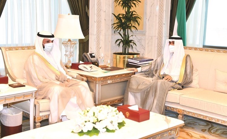 سمو نائب الأمير وولي العهد الشيخ نواف الأحمد مستقبلا رئيس مجلس الأمة مرزوق الغانم