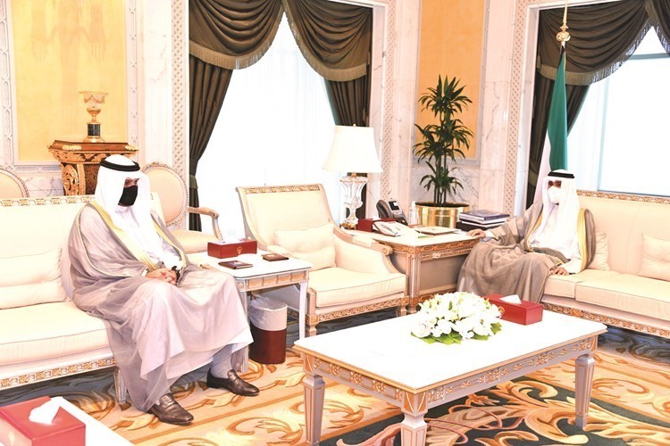 سمو نائب الأمير مستقبلا وزير الداخلية أنس الصالح