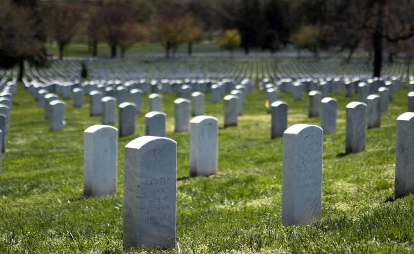 قبل فترة وجيزة من تحنيطها فتحت عينيها في دار للجنازات