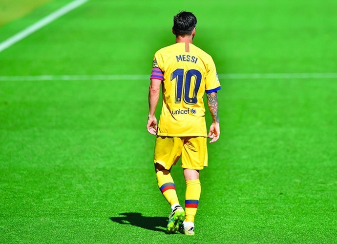 الفراق الكبير.. ميسي يطلب فسخ تعاقده مع برشلونة