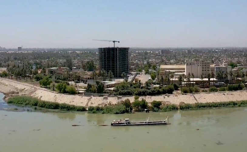 بالفيديو.. العراق يخشى جفاف نهريه التاريخيين بسبب السدود التي تبنيها جارتاه