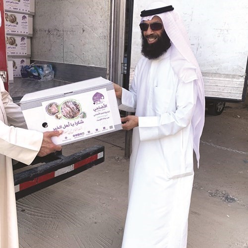اللوغاني يقدم الأضاحي للأسر المتعففة