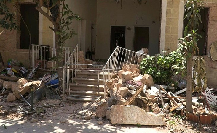 بالفيديو.. في بيروت المدمرة سماسرة ومستثمرون يسعون الى شراء أبنية متضررة