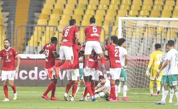 الأهلي «يعبر» المصري