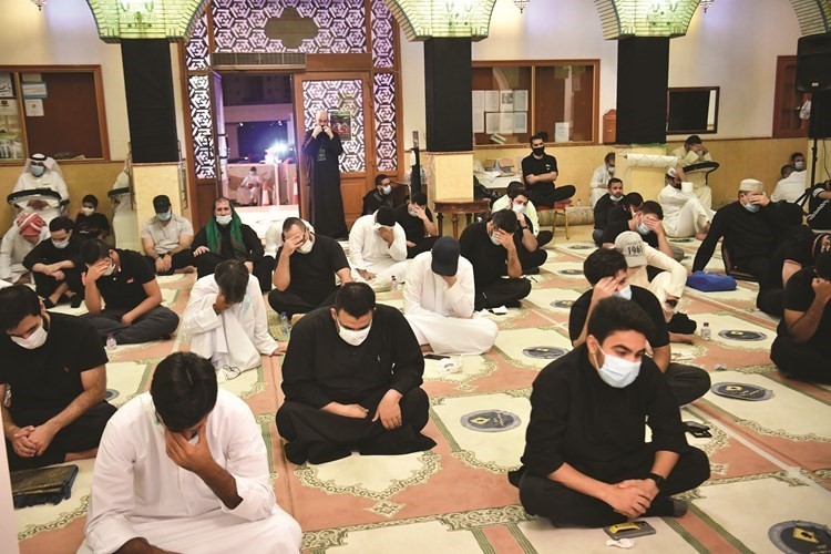 الحفاظ على التباعد في حسينية أبي الفضل العباس