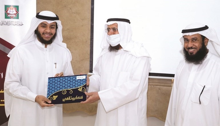 الحافظ محمد الهزيم الفائز بالمركز الأول في حفظ القرآن كاملا