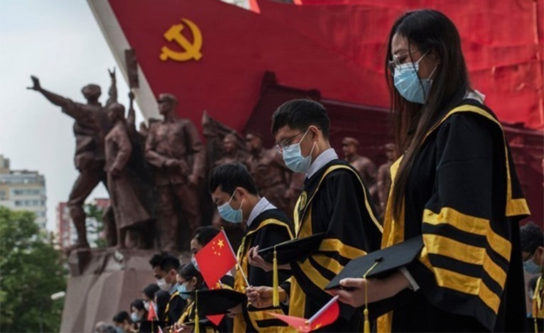 جامعة صينية تدعو الطالبات لـ"الاحتشام".. والانتقادات تنهال