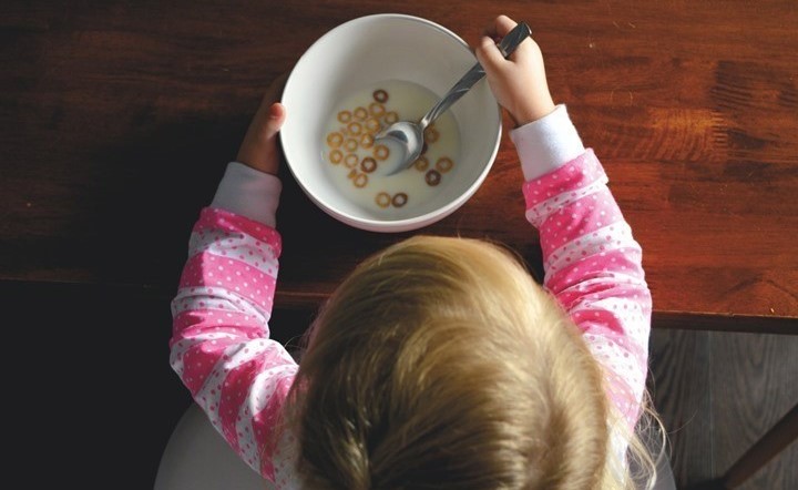 هل يجب إجبار الأطفال على إنهاء طعامهم؟