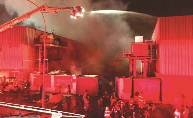 الحريق تمت السيطرة عليه بواسطة سلم الاطفاء