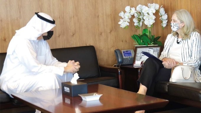 السفيرة إلينا رومانوسكي عبر تويتر: ناقشت مع مشعل الجابر سبل تعزيز استفادة الكويت من الاستثمارات الأميركية