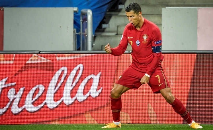 لماذا يرغب رونالدو بـ"قدم ميسي" اليسرى.. وماذا قال نيمار عن النجمين؟