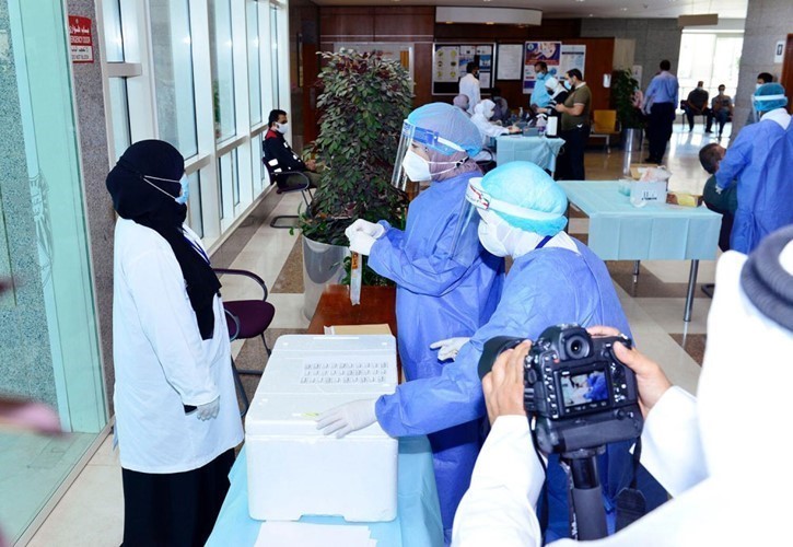 جامعة الكويت أجرت مسحات «كورونا» لمنتسبيها