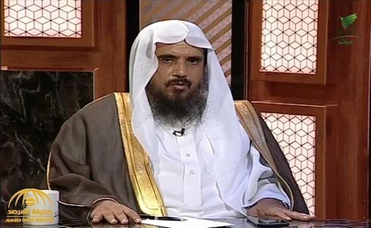 بالفيديو.. ما حكم إطاعة الابن لوالده إذا طلب منه شراء الدخان ؟