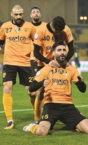 القادسية ينتظر وصول دينيس.. وغاتشو ينضم للتدريبات