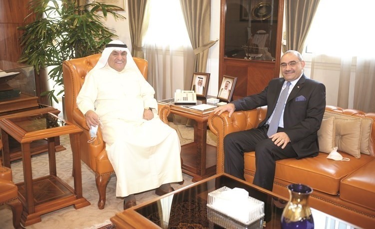 محمد الصقر مستقبلا السفير العراقي المنهل الصافي