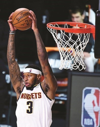 دنفر يكتب التاريخ في الـ«NBA».. وميامي يتقدم في نهائي «الشرقية»