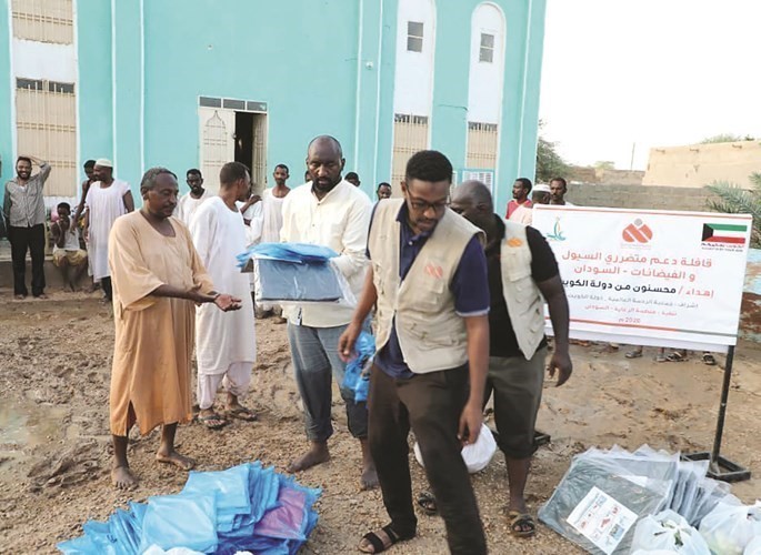 جانب من عمليات الإغاثة في السودان