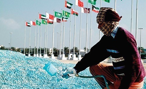 «بلومبيرغ»: «نظام الكفالة» باقٍ إلى حد كبير في دول الخليج