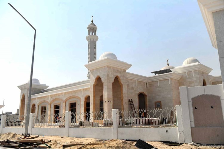 أحد المساجد الجاهزة في شرق تيماء