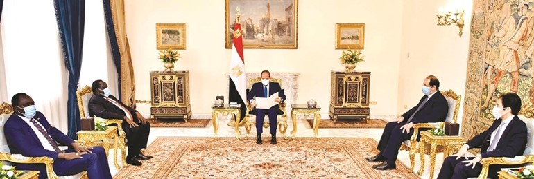 الرئيس عبد الفتاح السيسي مستقبلا الفريق أول توت جلواك مستشار رئيس جنوب السودان للشؤون الأمنية