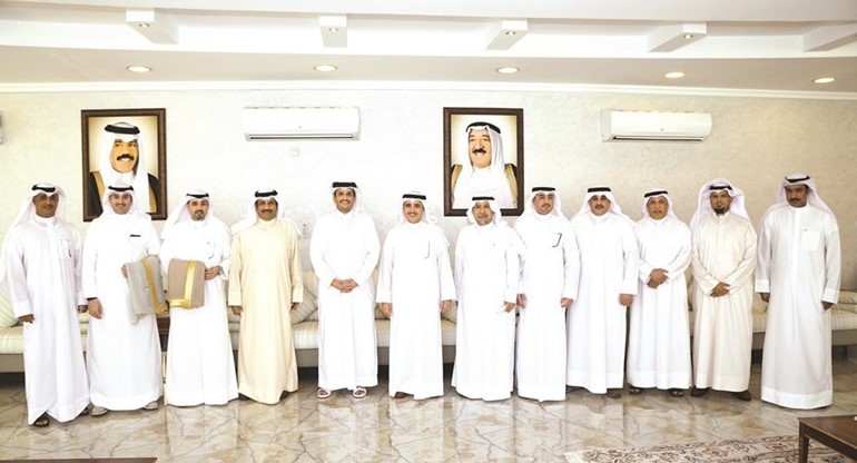 الشيخ د.أحمد ناصر المحمد والشيخ محمد بن عبدالرحمن آل ثاني أثناء زيارتهما لسفارتنا في الدوحة