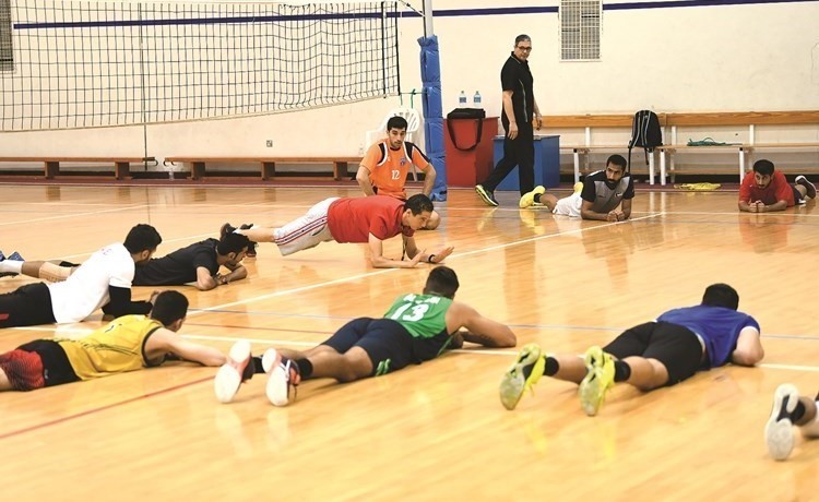 جانب من التدريبات الأخيرة للمنتخب مع المدرب التونسي محمد كعبار