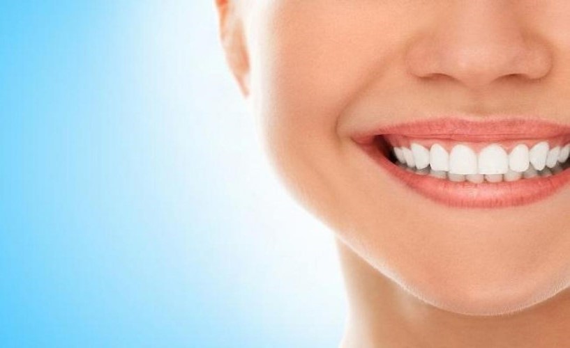 أطعمة مفيدة لصحة الأسنان.. عمليات معقدة تحدث في الفم