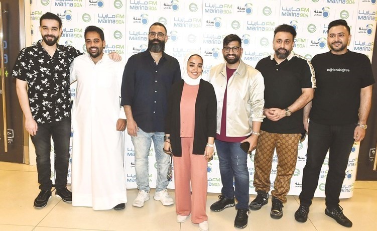 فريق مارينا اف ام مع الملحن فهد الناصر والنجمين عبدالعزيز لويس وجاسم محمد