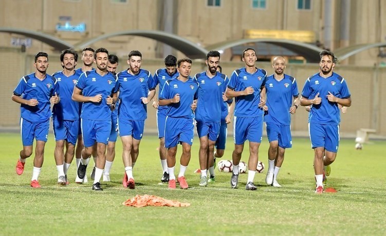 «الصحة» رفضت استثناء الأزرق من الحجر.. وإلغاء معسكر الإمارات وارد