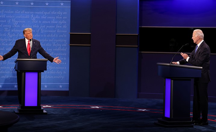 الرئيس الأميركي دونالد ترامب ومنافسه جو بايدن خلال المناظرة الأخيرة بينهما رويترز